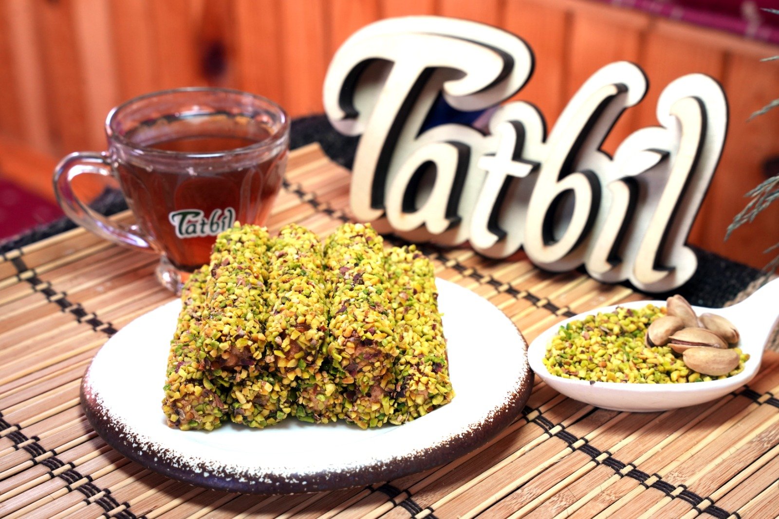 Bol Pekmezli  Fıstıklı Sarma